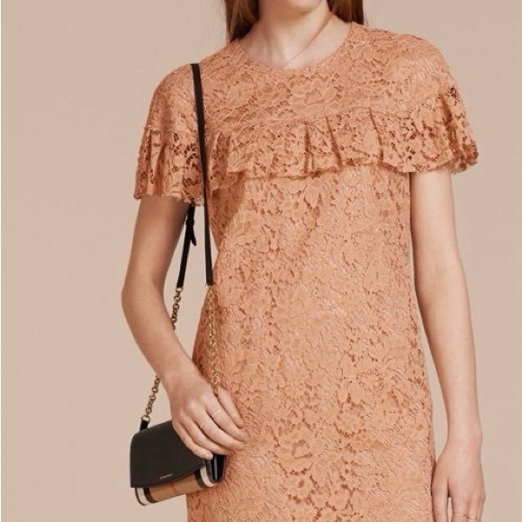 Burberry check details wallet on chain with detachable and adjustable strap - Picture 8 of 10